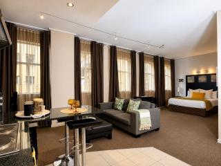 Paradise Stay l eMapungubwe Hotel l Johannesburg CBD - 8