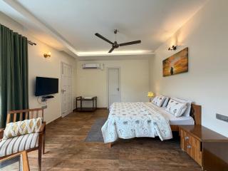 Bella Casa, 3BR Villa Mountain Views & PVT Lawn - 5