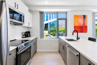 Luxury Apt Terrace with Grills & Lounge - 2