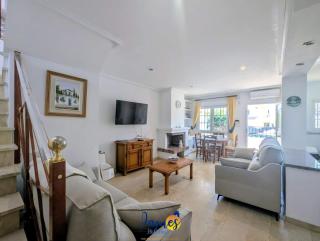 3 Bed Townhouse Overlooking Com Pool LD314 - 5