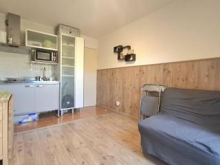 Studio lumineux, bien équipé au cœur de la station, idéal pour 2 adultes et 1 enfant. - 9