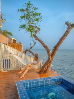 White Coral Beachfront Pool Villa Koh Larn - 6