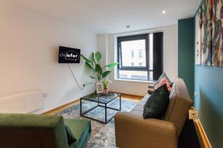 Elegant City Retreat Contemporary 2BR 2BA Netflix Included - 7
