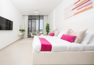 Seaview Studio with Balcony In Blue Bay Walk - 9
