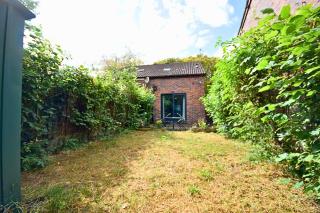 Stylish 1BR Retreat with Garden and Rustic Kitchen - 7
