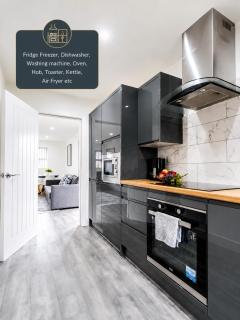 Bridge Court by Sterling Edge - Stylish 1-Bed Apartments with Balcony or Private Garden and Free Onsite Parking - 1