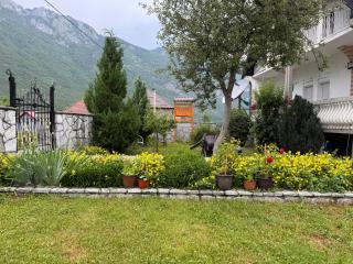 Bungalov's-Guest House Alpina - 8
