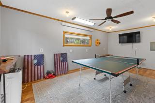 Tatanka Hideaway Hot Tub Pool Table Massive Space - 6