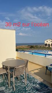 VUE OCEAN avec TERRASSE 30 m2 - 2 CHAMBRES parking privatif et piscine en été - 0