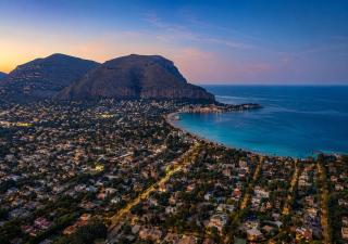 Mondello Beach House - 1