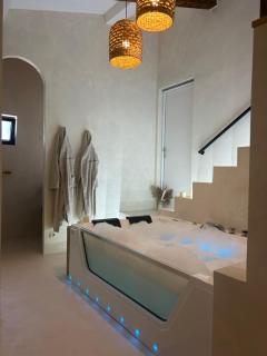 L'Olivier Secret, Suite et Spa Romantique - 3
