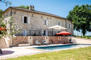 Gite de charme, bastide avec piscine - 0