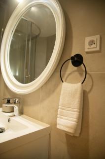 Old Town Apartment with Private Wine Cellar - 8