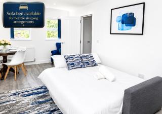 Bridge Court by Sterling Edge - Stylish 1-Bed Apartments with Balcony or Private Garden and Free Onsite Parking - 2