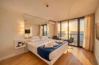 Guests Favorite Beachfront Apartment - 8