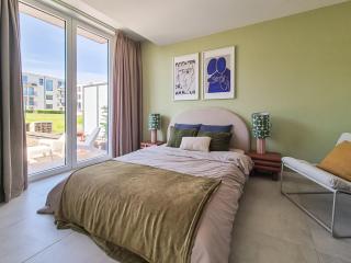 1 bedroom apartment with free parking - 5