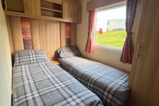 Caravan - Sleeps 6 - Sea Views - Dog Friendly - 6