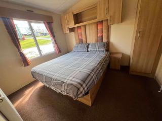 Caravan - Sleeps 6 - Sea Views - Dog Friendly - 5