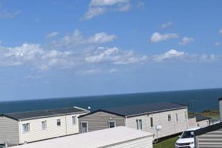 Caravan - Sleeps 6 - Sea Views - Dog Friendly - 2