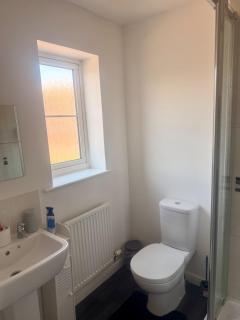 House Sleeps 6 - Enclosed Garden Pet Friendly - 9