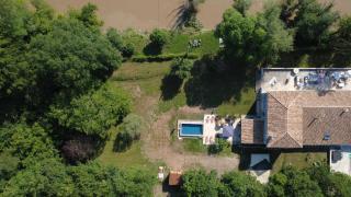 Les Bons Amis, Gite privé de 6 hôtes, piscine, rivière, Libourne, Saint-Emilion - 9