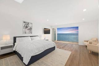 Malibu Beachfront Home with Rock Spa Ocean Views & Huge Deck - 0