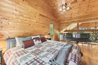 Deluxe Cabin For Groups Near Helen w Hot Tub - 4