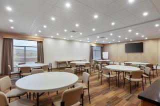Best Western Plus Kawartha Lakes Hotel & Suites - 6
