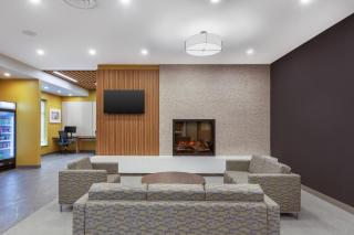 Best Western Plus Kawartha Lakes Hotel & Suites - 2