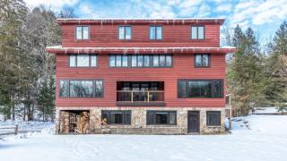 Spacious Stowe Home off of Mountain Rd - 0