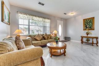 22 Mi to Disney: Kissimmee Home w/ Pool & Hot Tub - 7