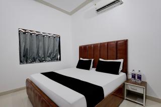 Hotel O Rudra Hotel and restaurant - 1