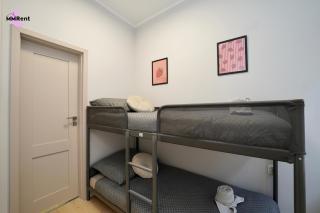 MMRent Raspberry Room - 5
