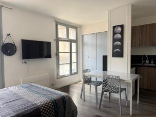 Le Petit Rochelais, Downtown, Air Conditioning - 1