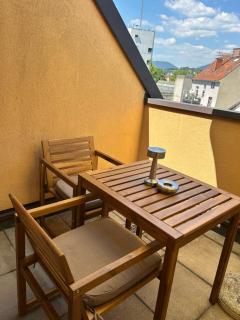 City Appartement mit Balkon - 1