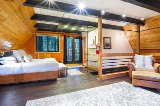 Treetop Hideaway, Sleeps 2 - 9