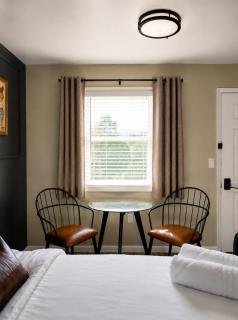 KC's Corner Motel - 5
