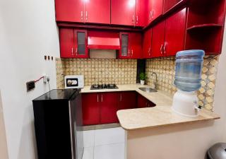 Secure 2BR Apartment near Karachi Airport with Lift & Parking - Karachi - 3