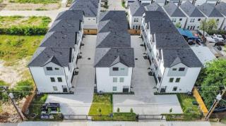 Gated 2BR & Private Kitchen Villa - 2