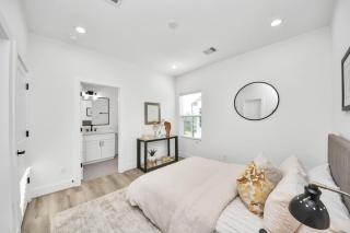 Gated 2BR & Private Kitchen Villa - 0