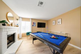 Heart of Las Vegas 8 Beds, Pool Table, BBQ! - 4