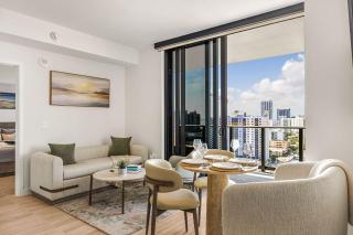 Chic Miami Retreat Stylish 2BR Gem for 5 - 4