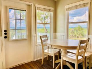 Nest - Texas Tiny House with a Big View - 3
