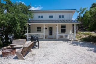 Hummingbird Haus - Hill country views on 20 acres with firepit - 7