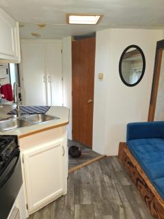 Cozy private camper - 6