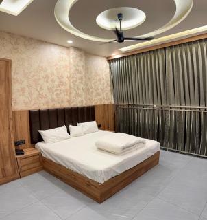 Hotel RK Gharana Inn - 1