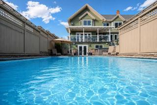 Spacious & Comfortable Villa in Coquitlam - 0