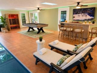 Rare Heated Indoor Pool! Sauna, Games, BBQ, IMG - 0