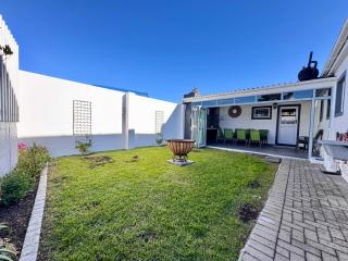 5 bedroom home in Langebaan, located close to Club Mykonos and Laguna Mall - 7