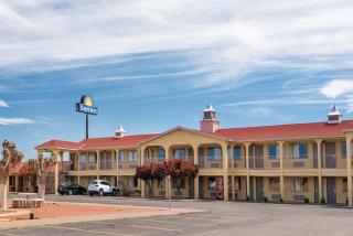 Days Inn by Wyndham Van Horn TX - 8